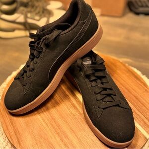 Puma Men's Black Sneakers with Tan Sole Size 10